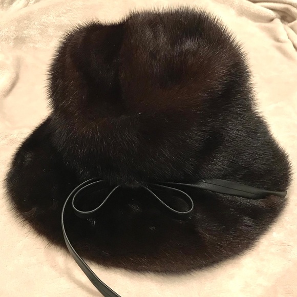 Vintage mink bucket/cloche hat by Vincent + Bill main image 4